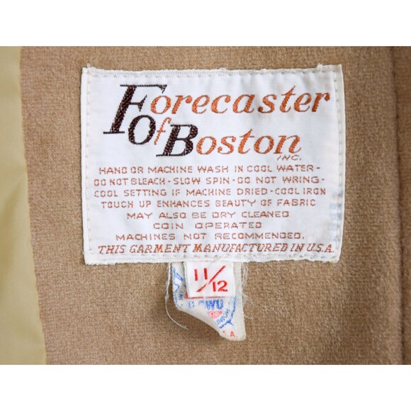 1970s Camel Trench Coat Size Medium 70s Minimalist Jacket Tan Wrap Trench Coat - Picture 10 of 10